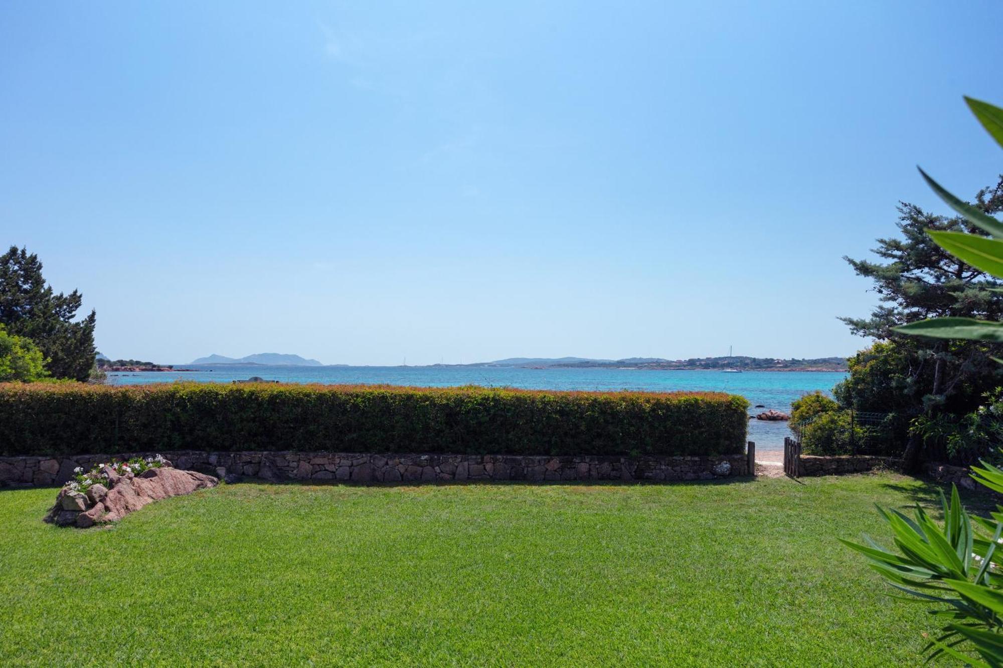 Baia Dorata Beach Apartment Porto Istana Esterno foto